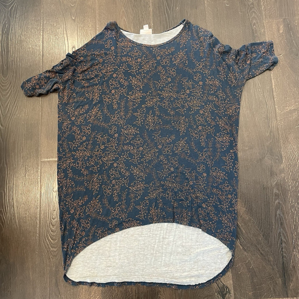 LuLaRoe Irma Tee Three Bundle Size Small Women’s High Low Top - Picture 4 of 5